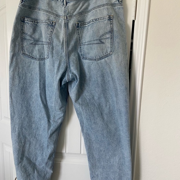 Plus Size Jeans - American Eagle - High Waisted 90s Boyfriend Jean - Size 20 - Picture 2 of 4